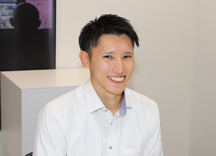 先輩インタビュー 営業部 2021年入社