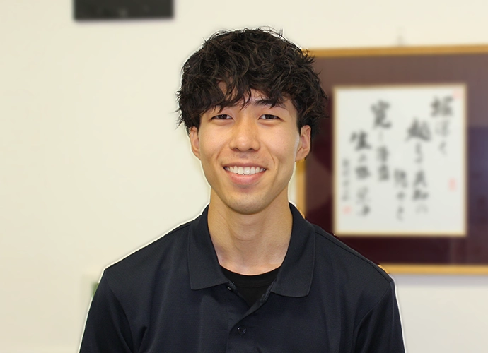 先輩インタビュー サービス部 2021年入社